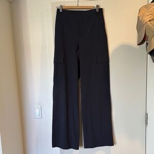 Athleta Brooklyn Heights High Rise Cargo, Navy, size 4T (tall)